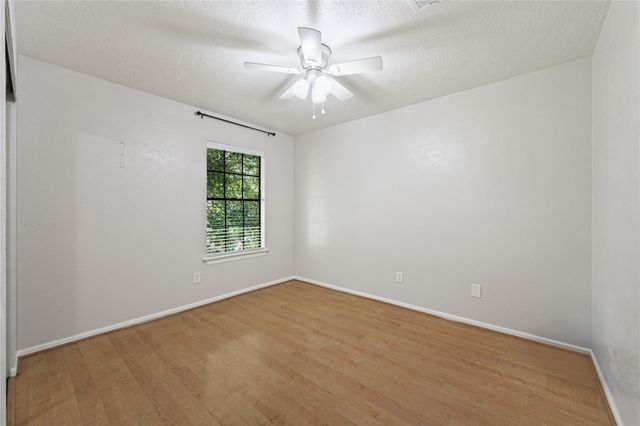 1555 Hillside Elm Street, Houston, TX 77062