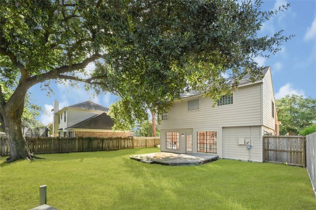 1555 Hillside Elm Street, Houston, TX 77062