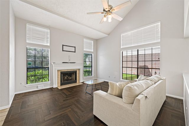 1555 Hillside Elm Street, Houston, TX 77062