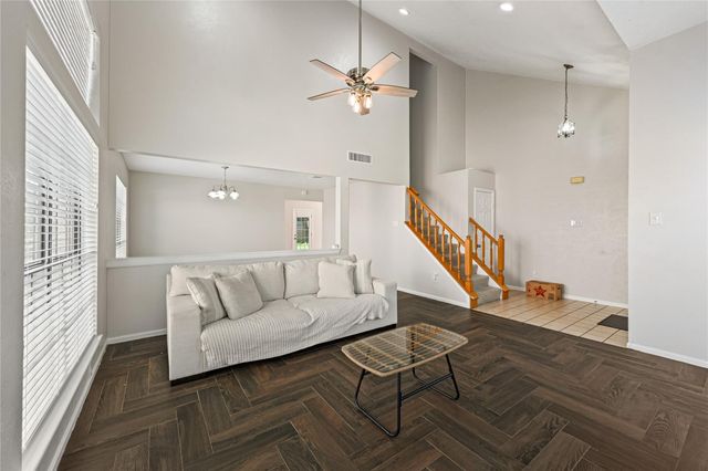 1555 Hillside Elm Street, Houston, TX 77062