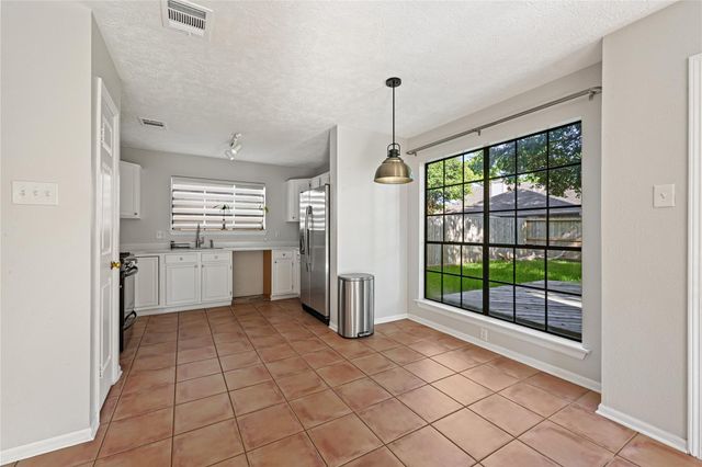 1555 Hillside Elm Street, Houston, TX 77062