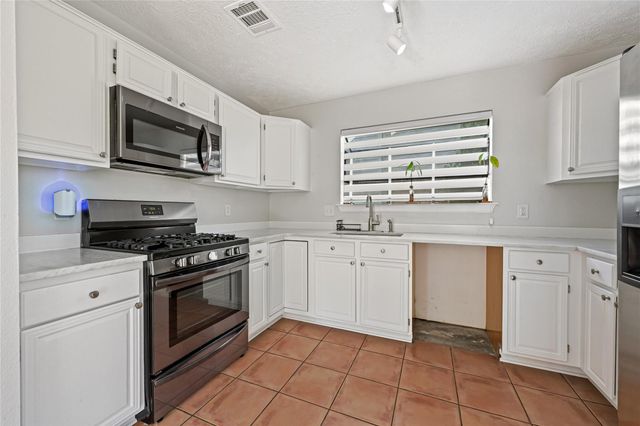1555 Hillside Elm Street, Houston, TX 77062