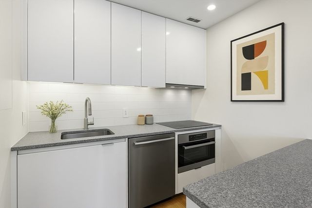 19 Arlington St Unit 53, Boston, MA 02116