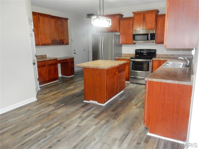904 Indian Rock Court, Wentzville, MO 63385