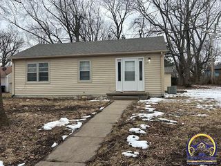 1725 SW Sims AVE, Topeka, KS 66604