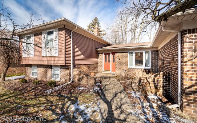 1441 Lila Drive, Troy, MI 48085