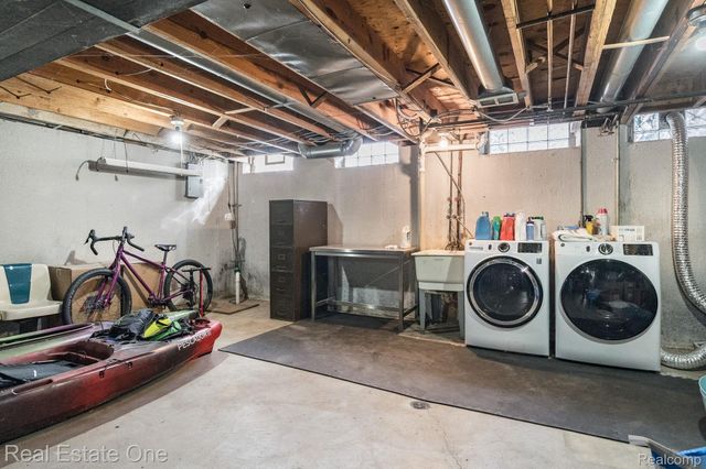 1441 Lila Drive, Troy, MI 48085