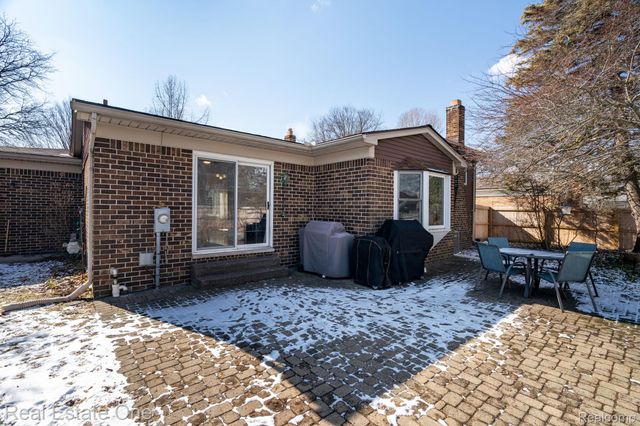 1441 Lila Drive, Troy, MI 48085