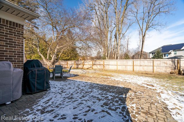 1441 Lila Drive, Troy, MI 48085