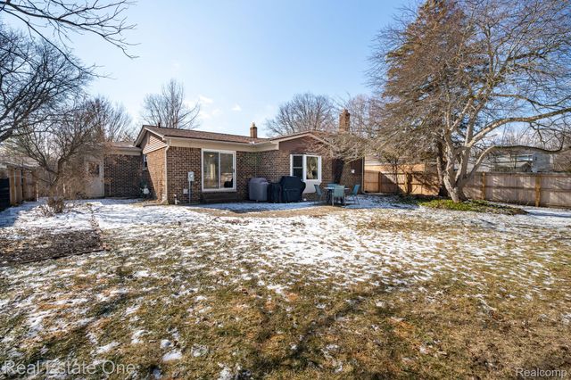 1441 Lila Drive, Troy, MI 48085