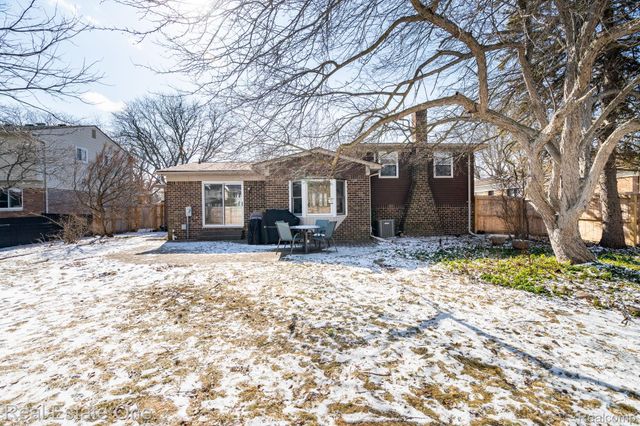 1441 Lila Drive, Troy, MI 48085