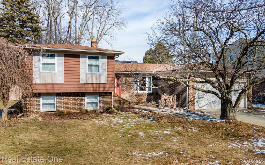1441 Lila Drive, Troy, MI 48085