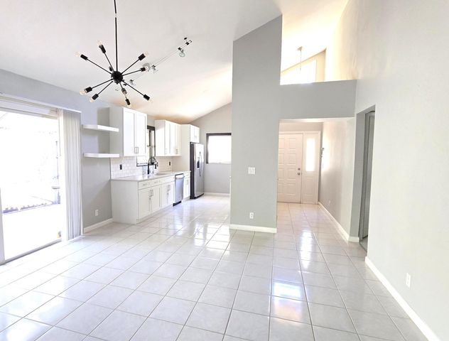 82 Maplecrest Circle, Jupiter, FL 33458