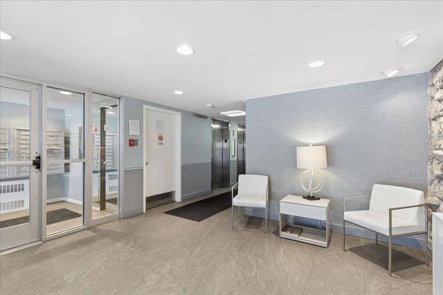 1567 Ridge Avenue 607, Evanston, IL 60201