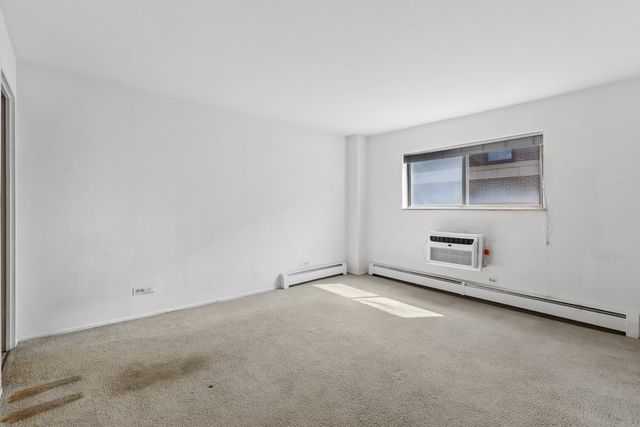 1567 Ridge Avenue 607, Evanston, IL 60201