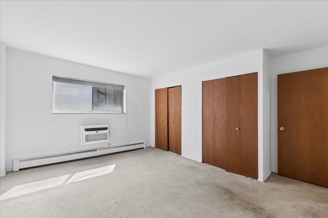 1567 Ridge Avenue 607, Evanston, IL 60201