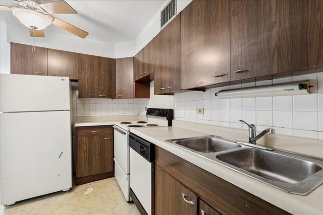 1567 Ridge Avenue 607, Evanston, IL 60201