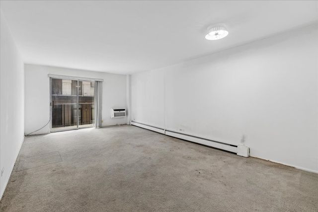 1567 Ridge Avenue 607, Evanston, IL 60201