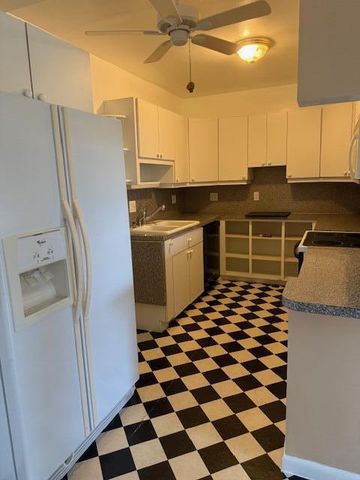 315 Circle Drive 202, Boynton Beach, FL 33435