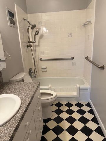 315 Circle Drive 202, Boynton Beach, FL 33435