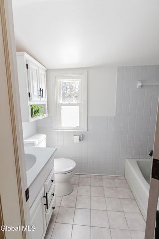 31 Miles Standish Road, Rotterdam, NY 12306