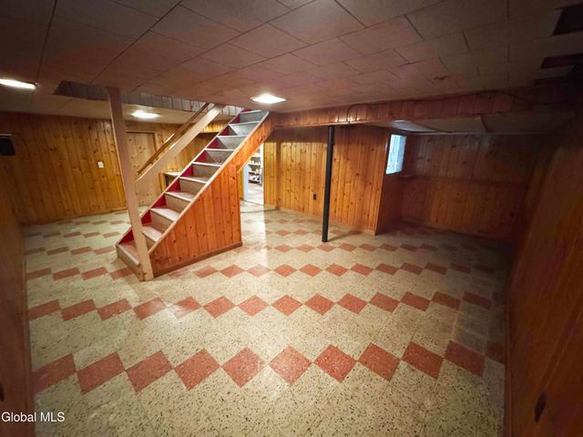 31 Miles Standish Road, Rotterdam, NY 12306