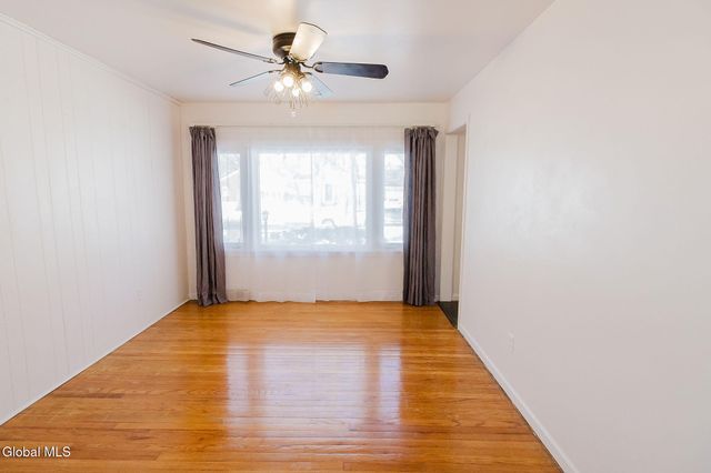 31 Miles Standish Road, Rotterdam, NY 12306