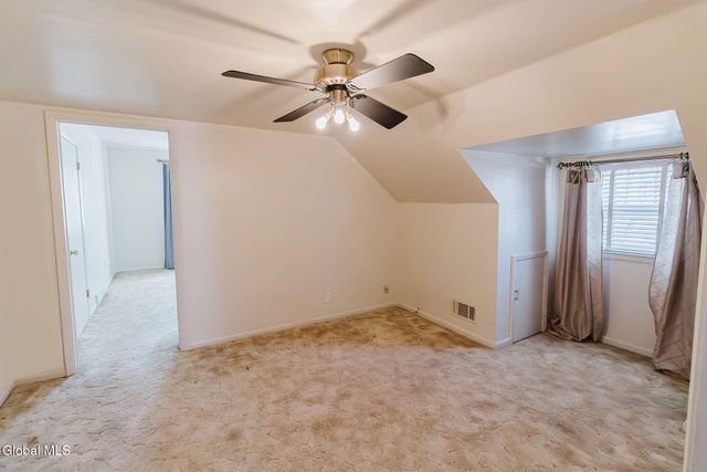 31 Miles Standish Road, Rotterdam, NY 12306