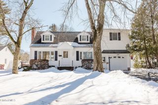 31 Miles Standish Road, Rotterdam, NY 12306