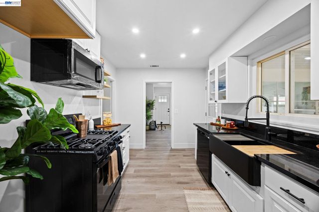 2136 Holbrook Drive, Concord, CA 94519