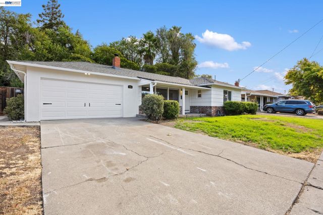 2136 Holbrook Drive, Concord, CA 94519