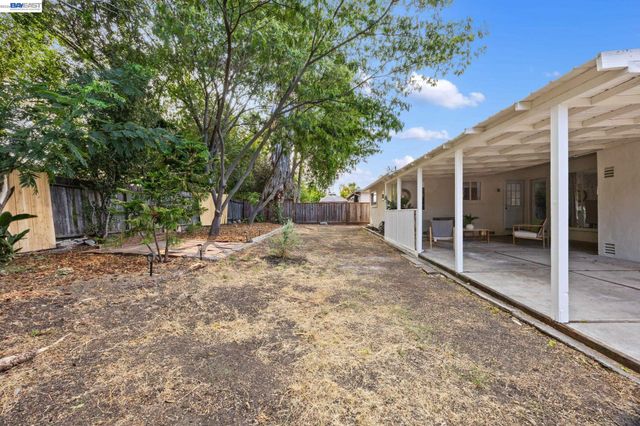 2136 Holbrook Drive, Concord, CA 94519