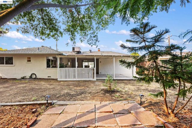 2136 Holbrook Drive, Concord, CA 94519