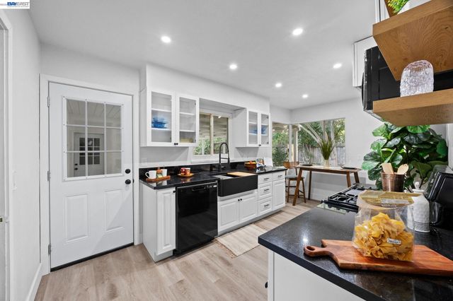 2136 Holbrook Drive, Concord, CA 94519
