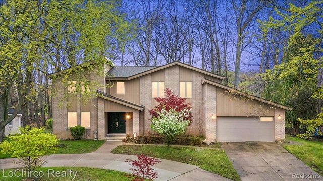 6019 Glen Eagles Drive, West Bloomfield Charter Township, MI 48323