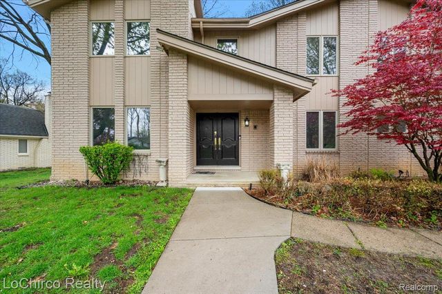 6019 Glen Eagles Drive, West Bloomfield Charter Township, MI 48323