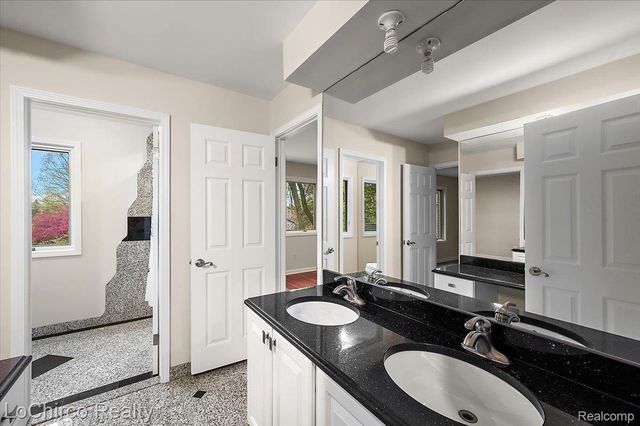 6019 Glen Eagles Drive, West Bloomfield Charter Township, MI 48323