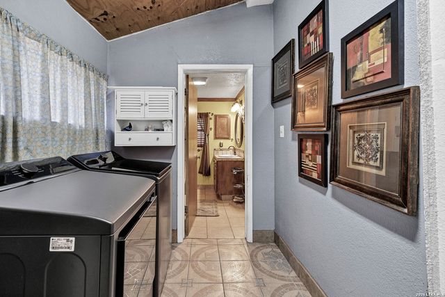 1518 W Travis, San Antonio, TX 78207