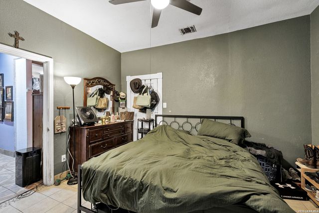 1518 W Travis, San Antonio, TX 78207