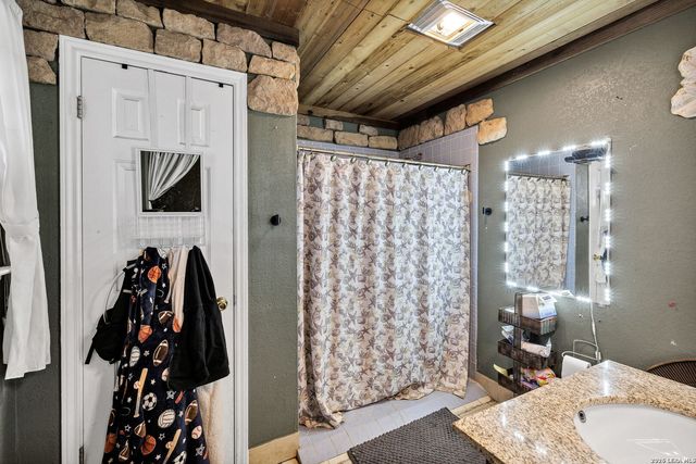 1518 W Travis, San Antonio, TX 78207