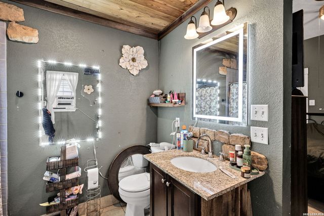 1518 W Travis, San Antonio, TX 78207
