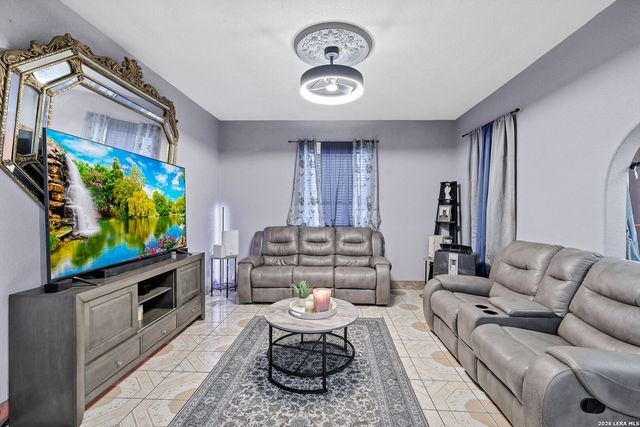 1518 W Travis, San Antonio, TX 78207
