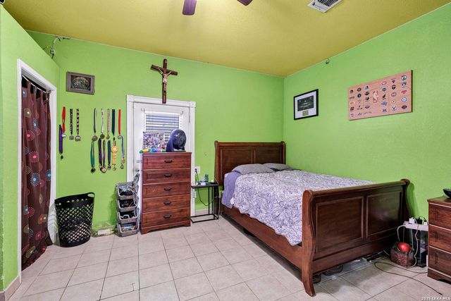 1518 W Travis, San Antonio, TX 78207