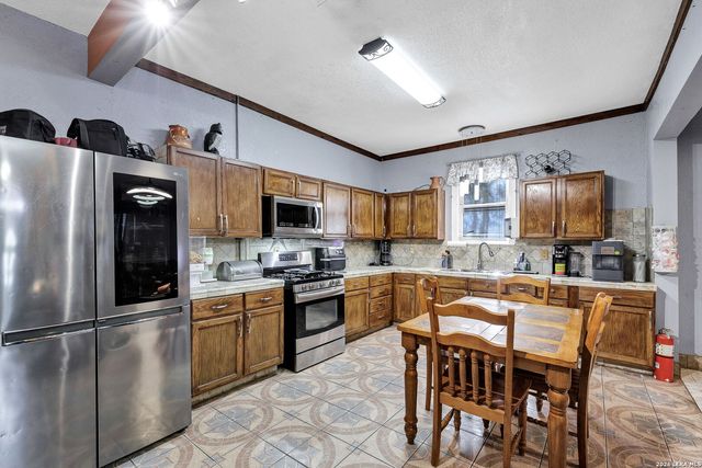 1518 W Travis, San Antonio, TX 78207