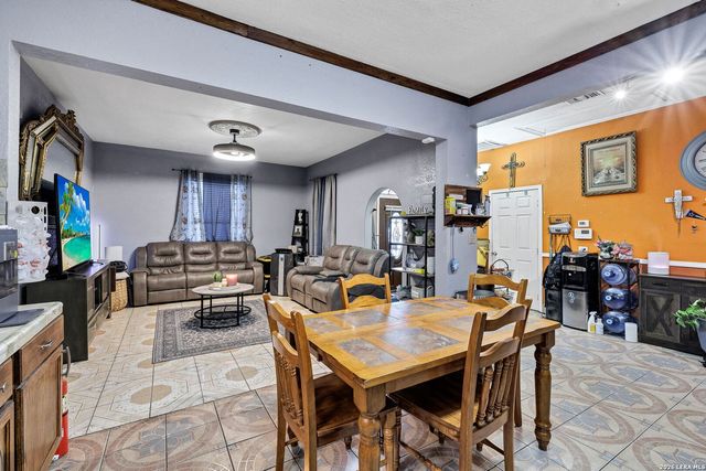 1518 W Travis, San Antonio, TX 78207