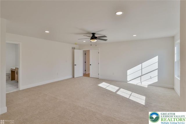 936 Emerald Valley Lane, Washington Twp, PA 18013