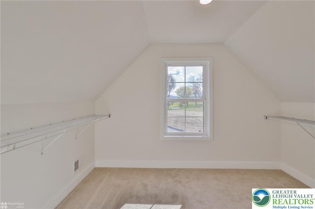 936 Emerald Valley Lane, Washington Twp, PA 18013