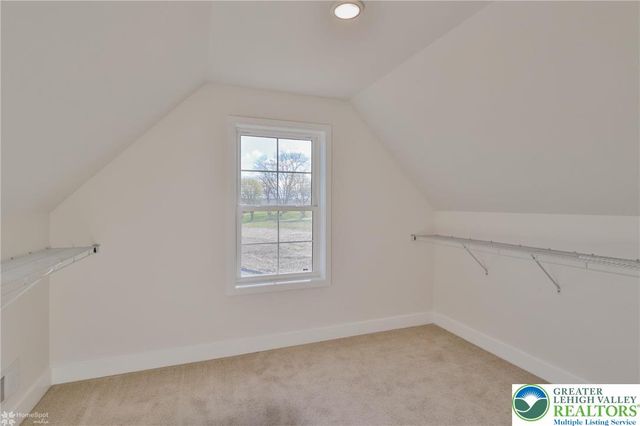 936 Emerald Valley Lane, Washington Twp, PA 18013