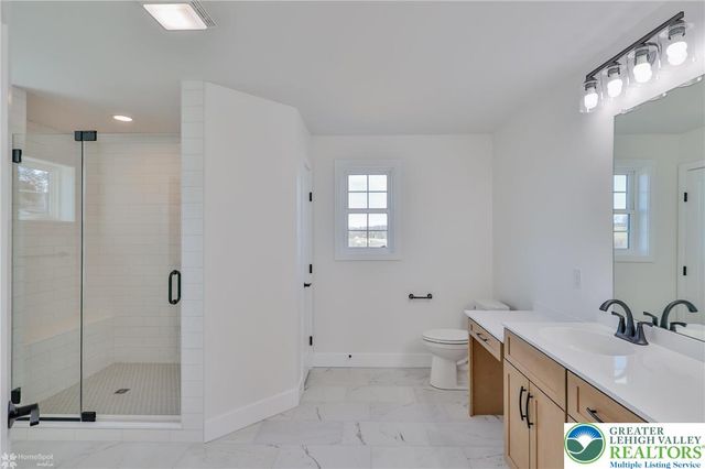 936 Emerald Valley Lane, Washington Twp, PA 18013