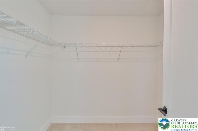 936 Emerald Valley Lane, Washington Twp, PA 18013